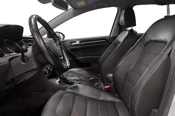 Volkswagen Golf VII 6 of 11