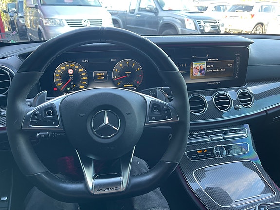 Mercedes-Benz E43 10 of 30