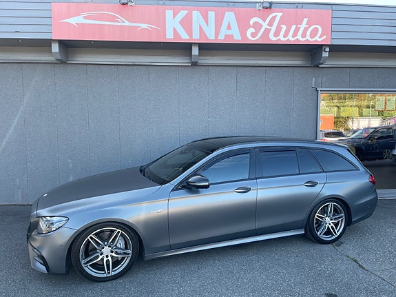 Mercedes-Benz E43 2 of 30