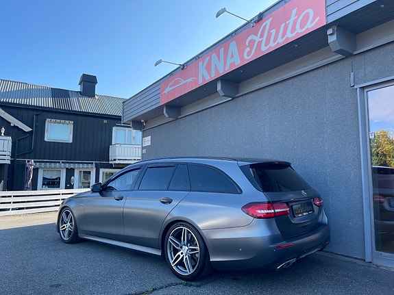 Mercedes-Benz E43 4 of 30