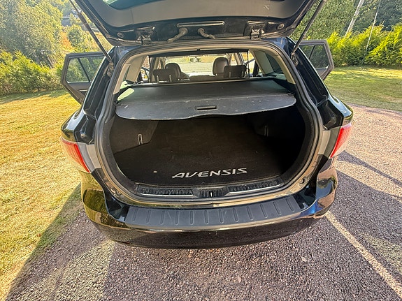 Toyota Avensis 9 of 11