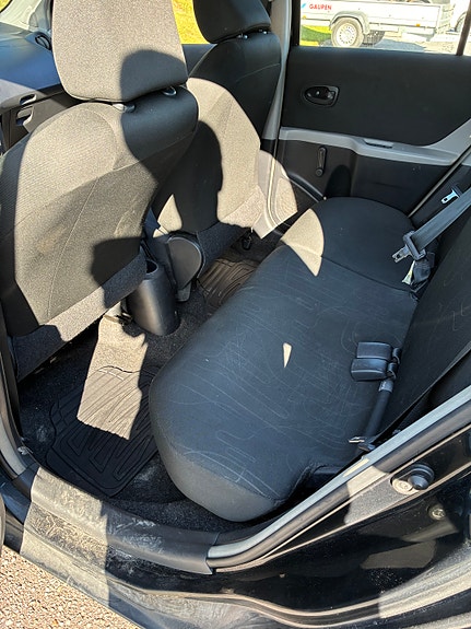 Toyota Yaris 8 of 11
