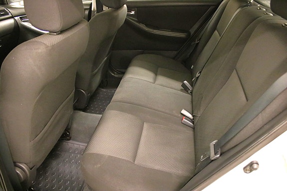 Toyota Corolla 9 of 13