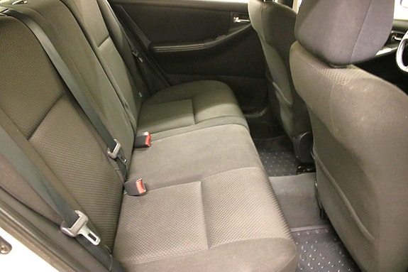 Toyota Corolla 10 of 13