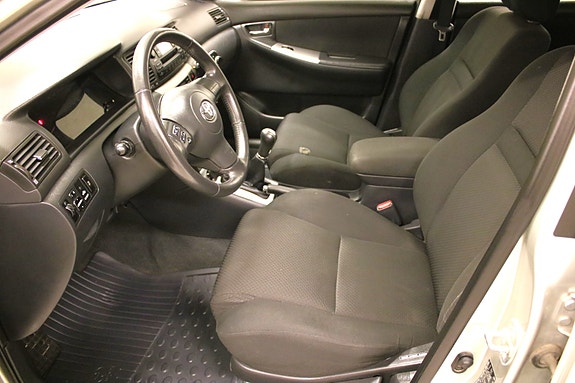 Toyota Corolla 8 of 13