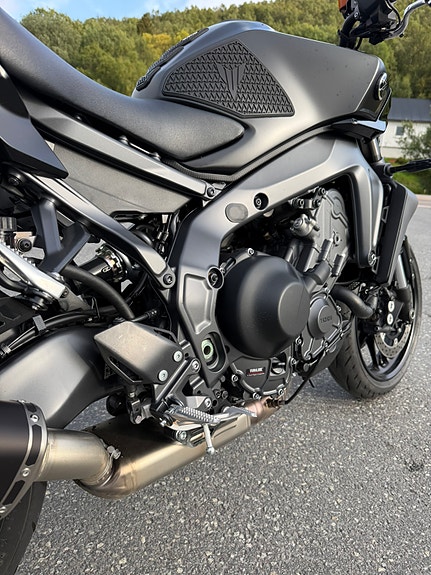 Yamaha MT-09 7 of 8