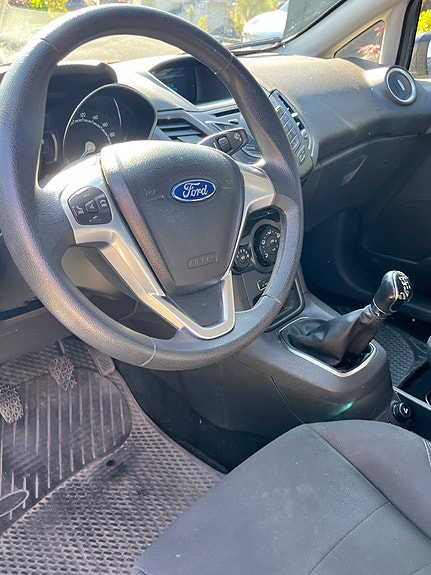 Ford Fiesta 7 of 9