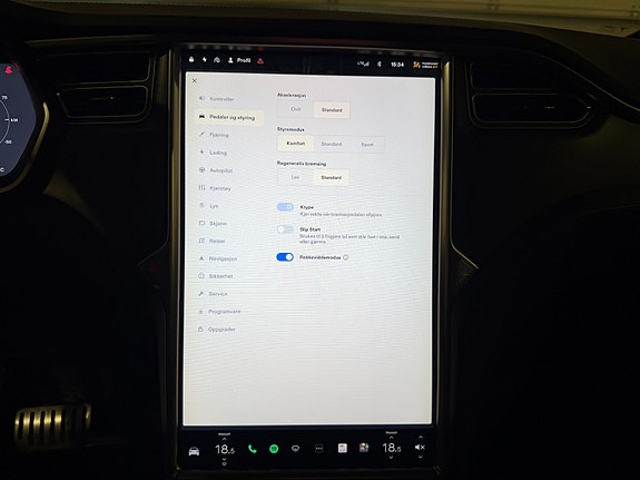 Tesla Model X 26 of 29