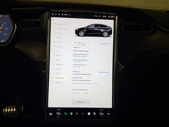 Tesla Model X 22 of 29