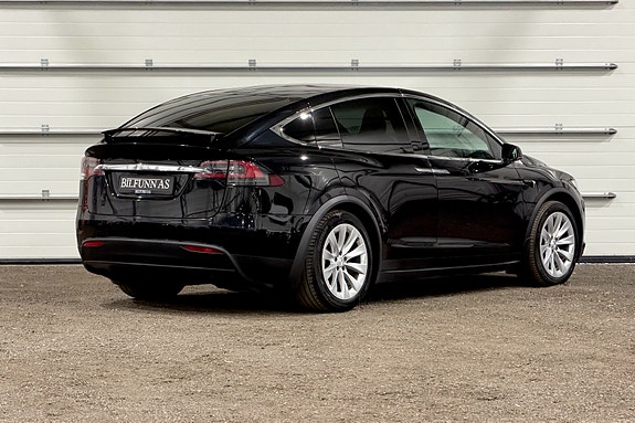 Tesla Model X 3 of 29
