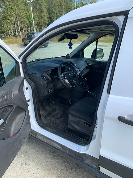 Ford Transit Connect 9 of 19