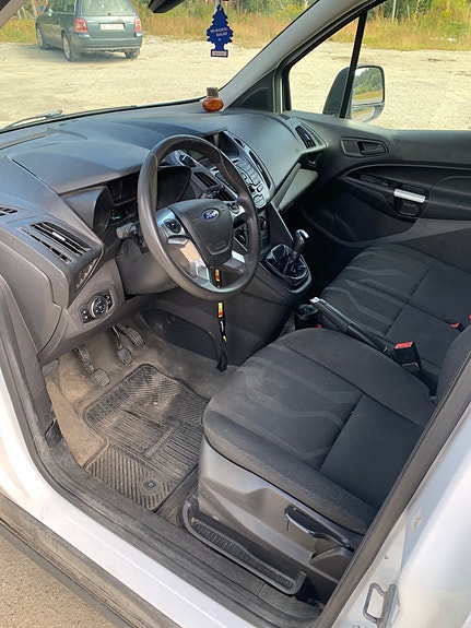 Ford Transit Connect 11 of 19