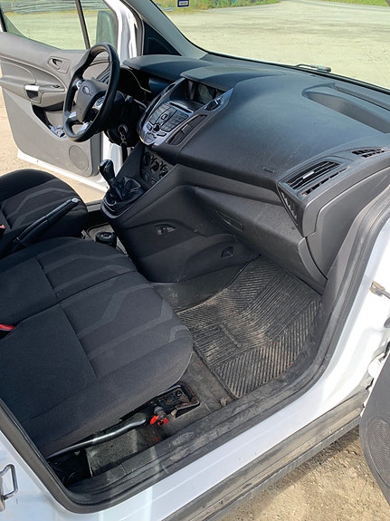 Ford Transit Connect 16 of 19