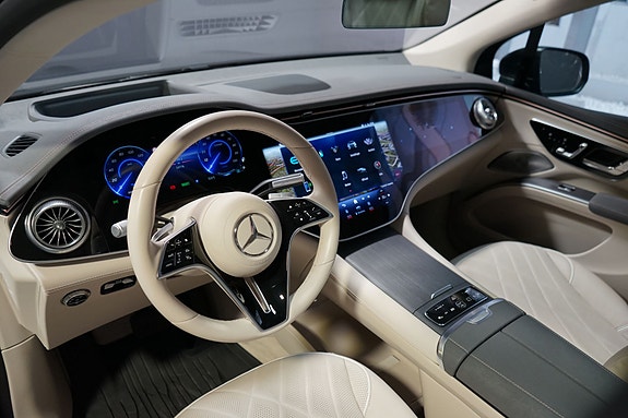 Mercedes-Benz EQS SUV 12 of 16