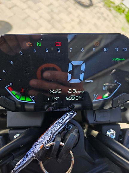 VOGE 125 R 6 of 8
