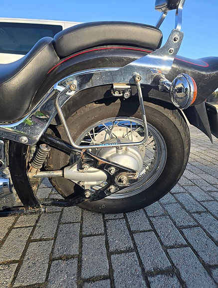 Yamaha XVS 650 Drag Star 4 of 9