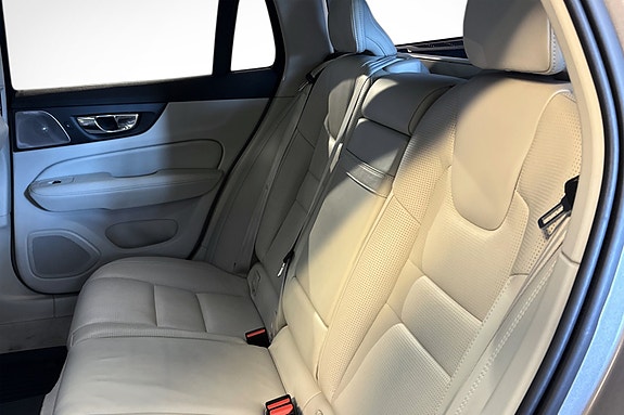 Volvo V60 11 of 30