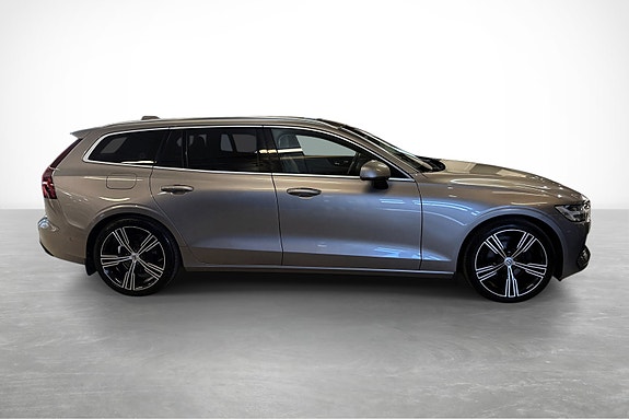 Volvo V60 4 of 30