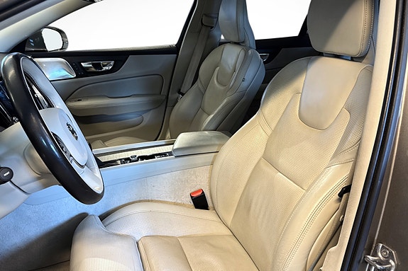 Volvo V60 9 of 30