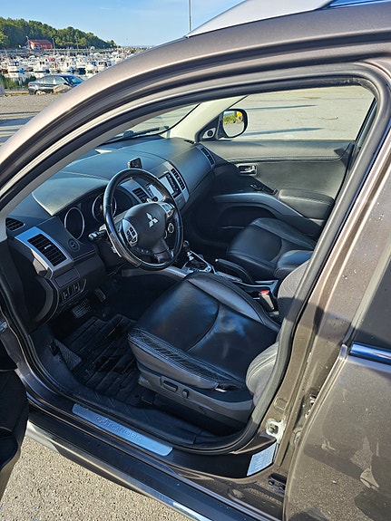 Mitsubishi Outlander 10 of 30