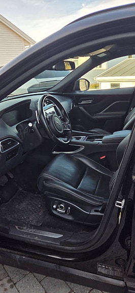 Jaguar F-PACE 14 of 20