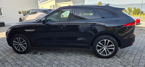 Jaguar F-PACE 5 of 20