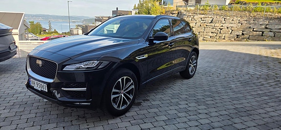 Jaguar F-PACE 2 of 20