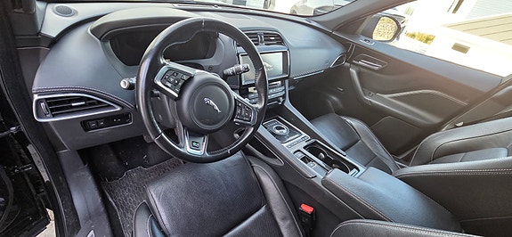Jaguar F-PACE 12 of 20