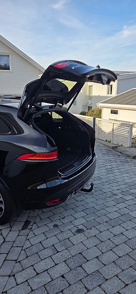 Jaguar F-PACE 9 of 20