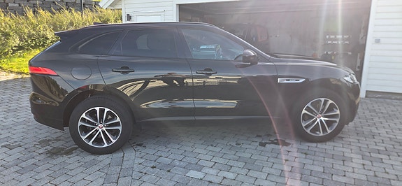 Jaguar F-PACE 7 of 20