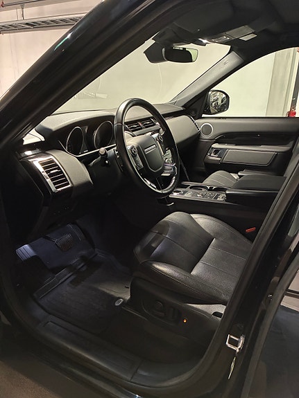 Land Rover Discovery 12 of 17
