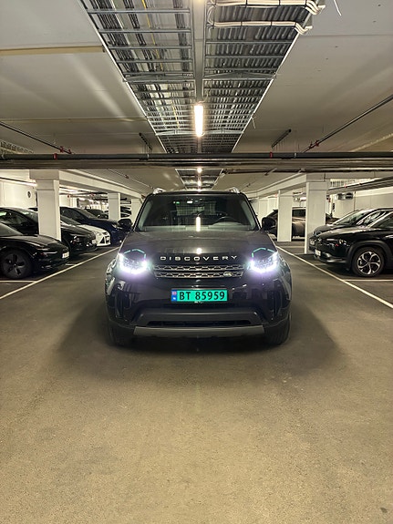 Land Rover Discovery 2 of 17