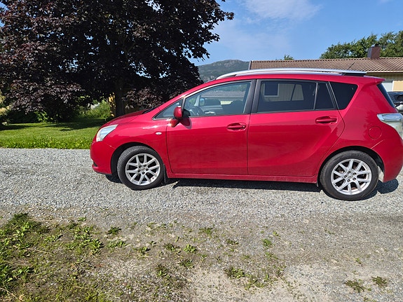 Toyota Verso 3 of 9