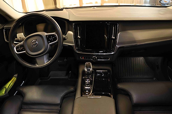 Volvo V90 16 of 30