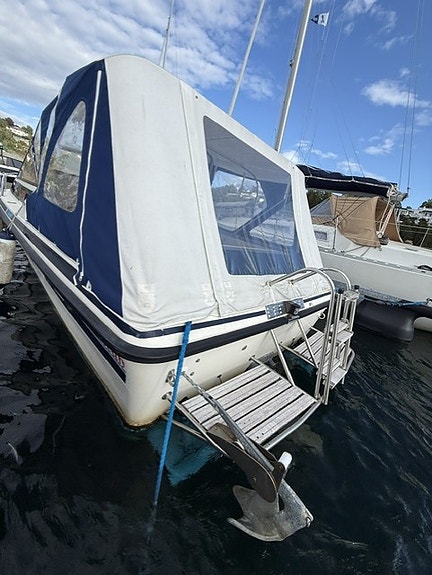 Draco 2300 Suncab 1987 – Volvo Penta 200 hk 4 of 13