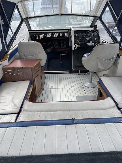 Draco 2300 Suncab 1987 – Volvo Penta 200 hk 10 of 13