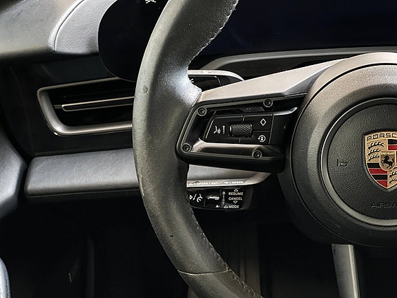 Porsche Taycan 4 23 of 30