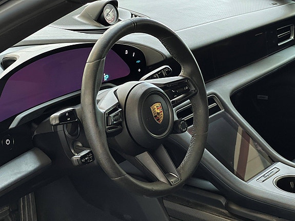 Porsche Taycan 4 17 of 30