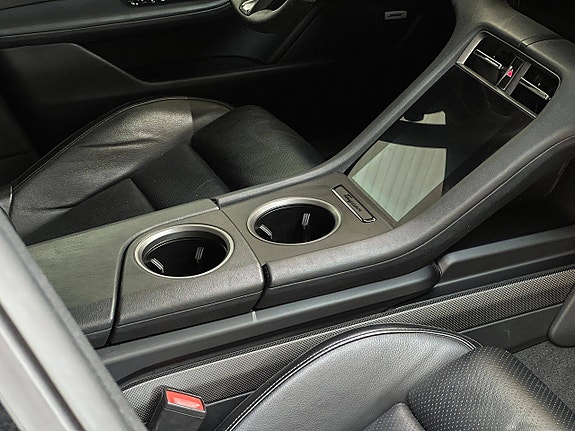 Porsche Taycan 4 30 of 30