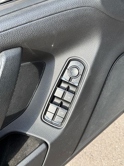 Porsche Panamera 4 12 of 30