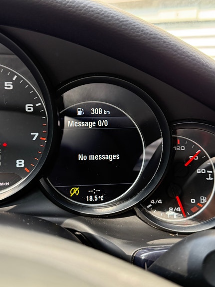 Porsche Panamera 4 25 of 30