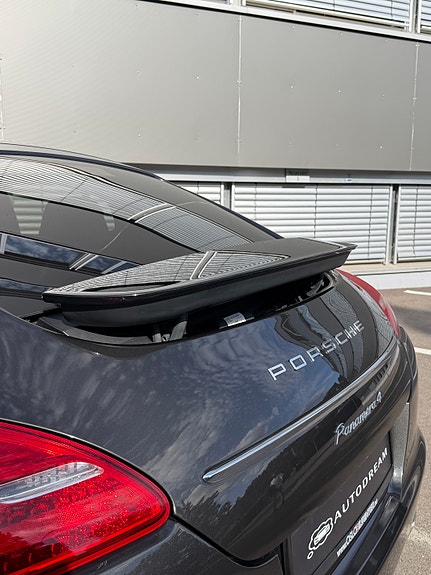 Porsche Panamera 4 30 of 30