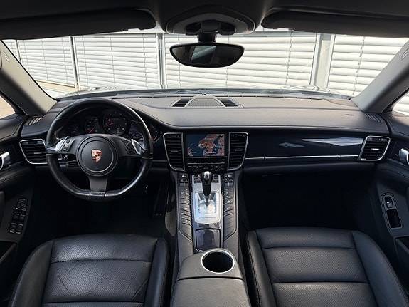 Porsche Panamera 4 16 of 30