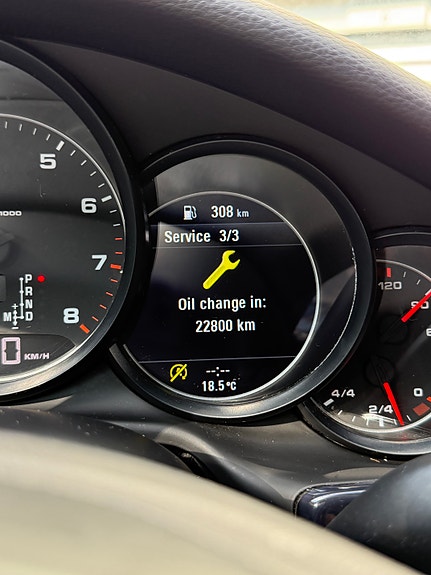Porsche Panamera 4 28 of 30