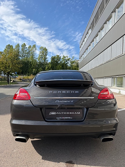 Porsche Panamera 4 5 of 30