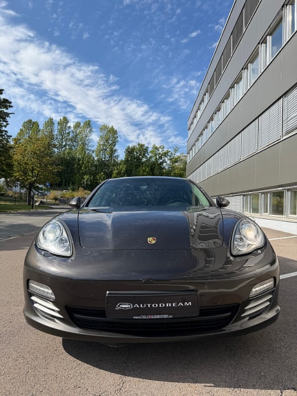 Porsche Panamera 4 9 of 30