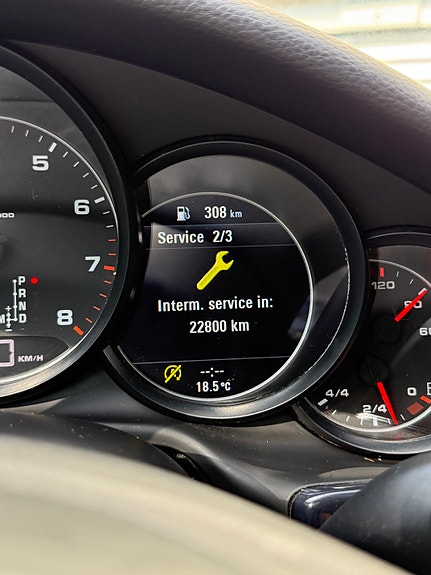 Porsche Panamera 4 27 of 30