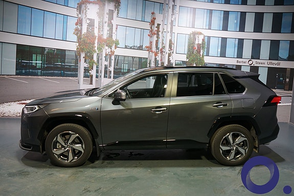 Toyota RAV4 Plug-in Hybrid 6 of 13