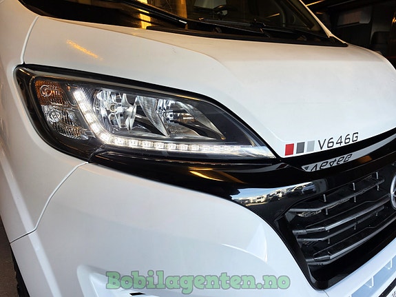 LMC V646G Breezer | Lav km / Kompakt og Romslig / Langsgående senger / Solcelle / Ryggekamera / Lettmetallfelger +++ 10 of 30