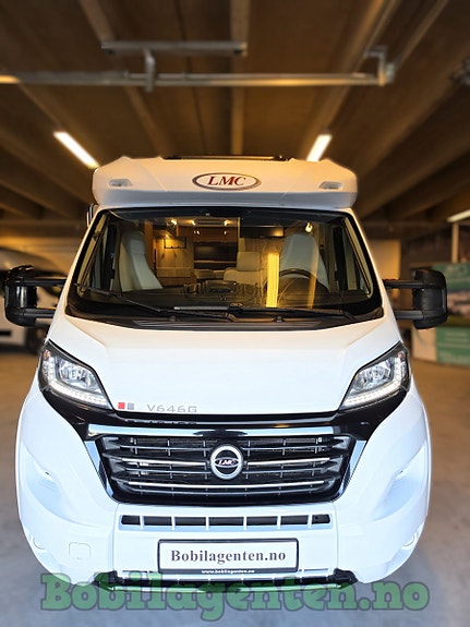 LMC V646G Breezer | Lav km / Kompakt og Romslig / Langsgående senger / Solcelle / Ryggekamera / Lettmetallfelger +++ 9 of 30